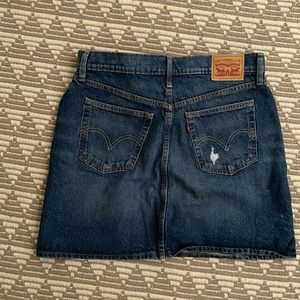 Levi’s pencil short skirt (NEW)